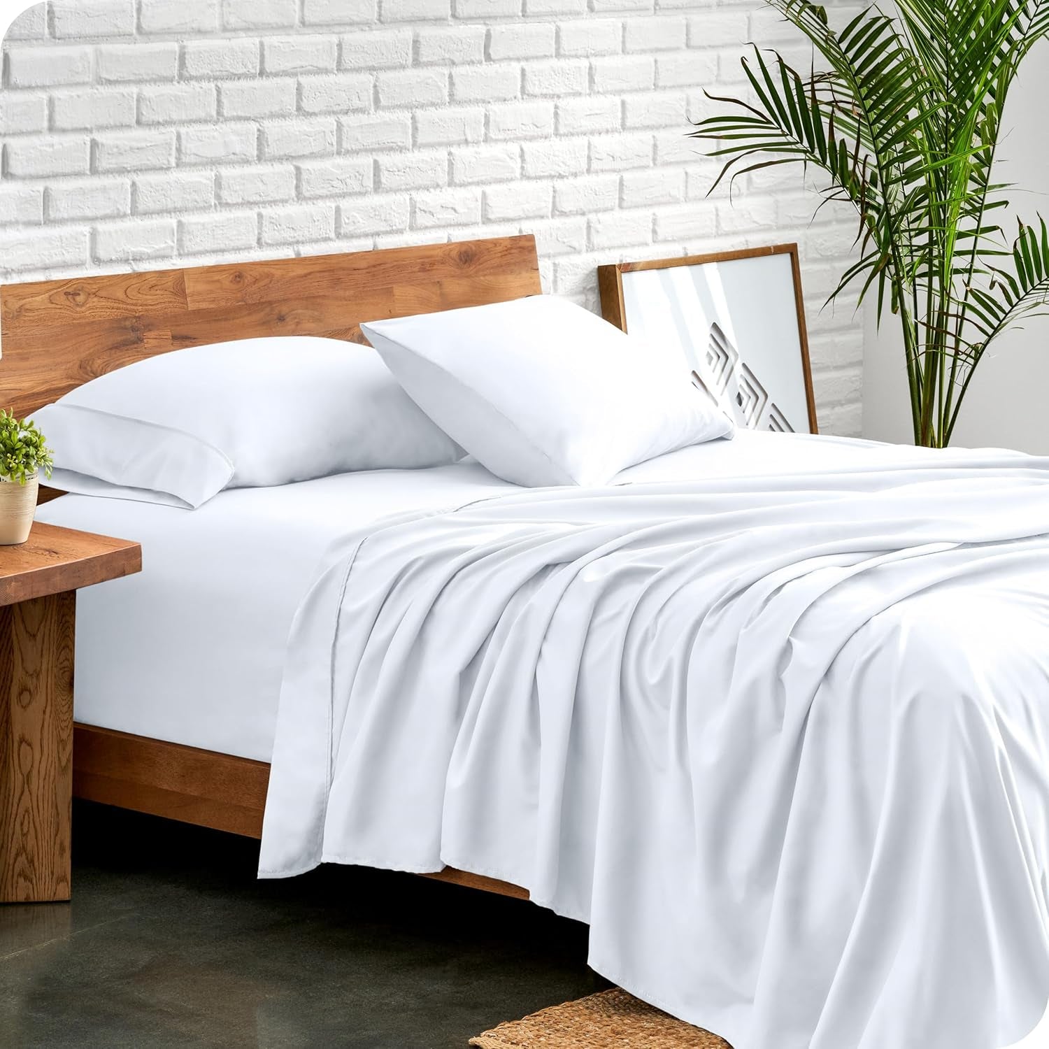 Queen Sheet Set - Luxury 1800 Ultra-Soft Microfiber Queen Bed Sheets - Double Brushed - Deep Pockets - Easy Fit - 4 Piece Set - Bedding Sheets & Pillowcases (Queen, White)